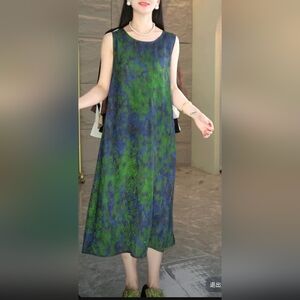NWOT 100% Silk Sleeveless dress with blue green abstract pattern Size M